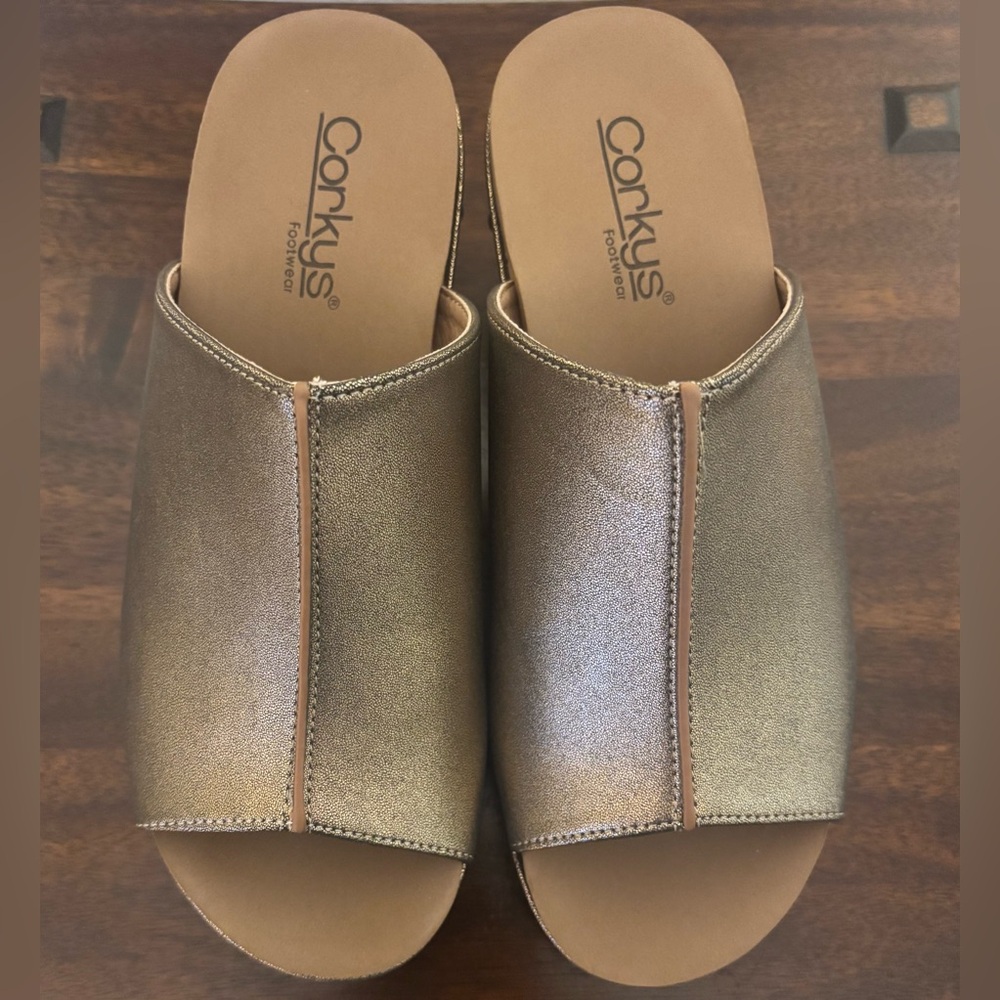 Corkys Bronze Hissy Wedges - Picture 3 of 7